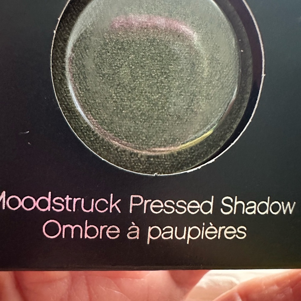 Younique Moodstruck Pressed Shadow - Green